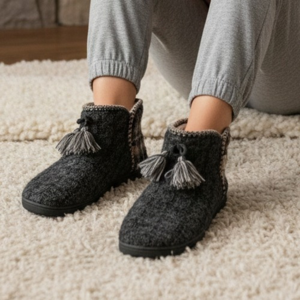 MukLuks Round Toe Slip-On Plaid Pattern Ankle Boot Slipper Women's Size XL 11-12